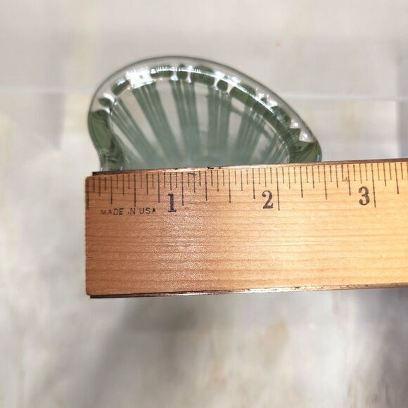 Vintage FTDA 1982 Glass Heart Shaped Ribbed Bud Flower Rose Vase 7.25" x 2.5" - Picture 8 of 10